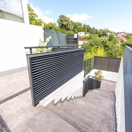 Luxury Kabakum - Free Private & Free Parking Apartament *